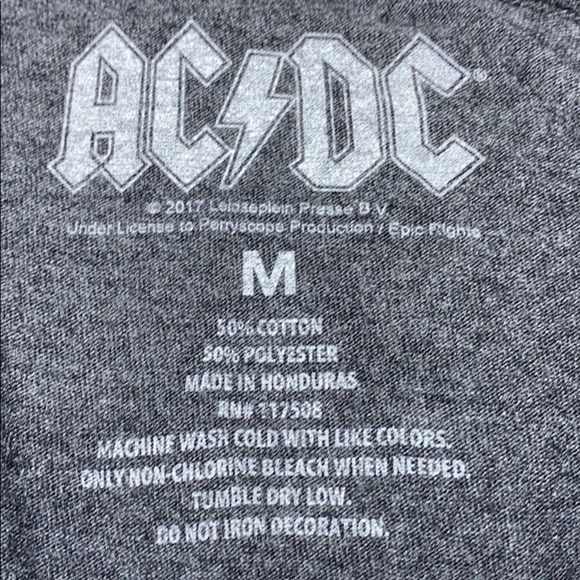 GRAPHIC T-SHIRT BAND TEE  AC⚡️DC. AC/DC ROCK BAND - Picture 3 of 3